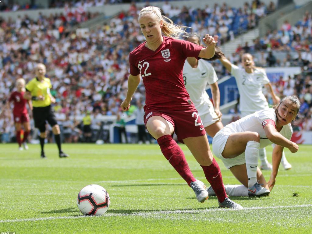 ឥទ្ធិពលនៃវិទ្យុបាល់ឡាយលើការចូលរួមរបស់អ្នកគាំទ្រ