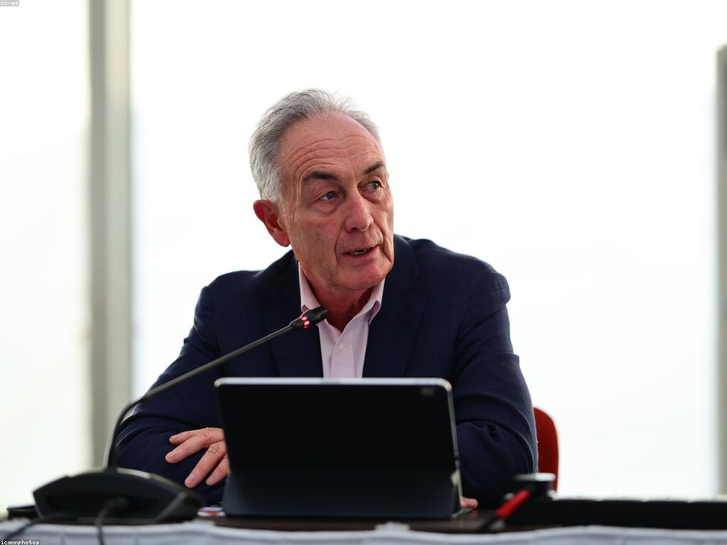 អត្ថផលនៃវិទ្យុបាល់ឡាយលើសហគមន៍ក្នុងតំបន់