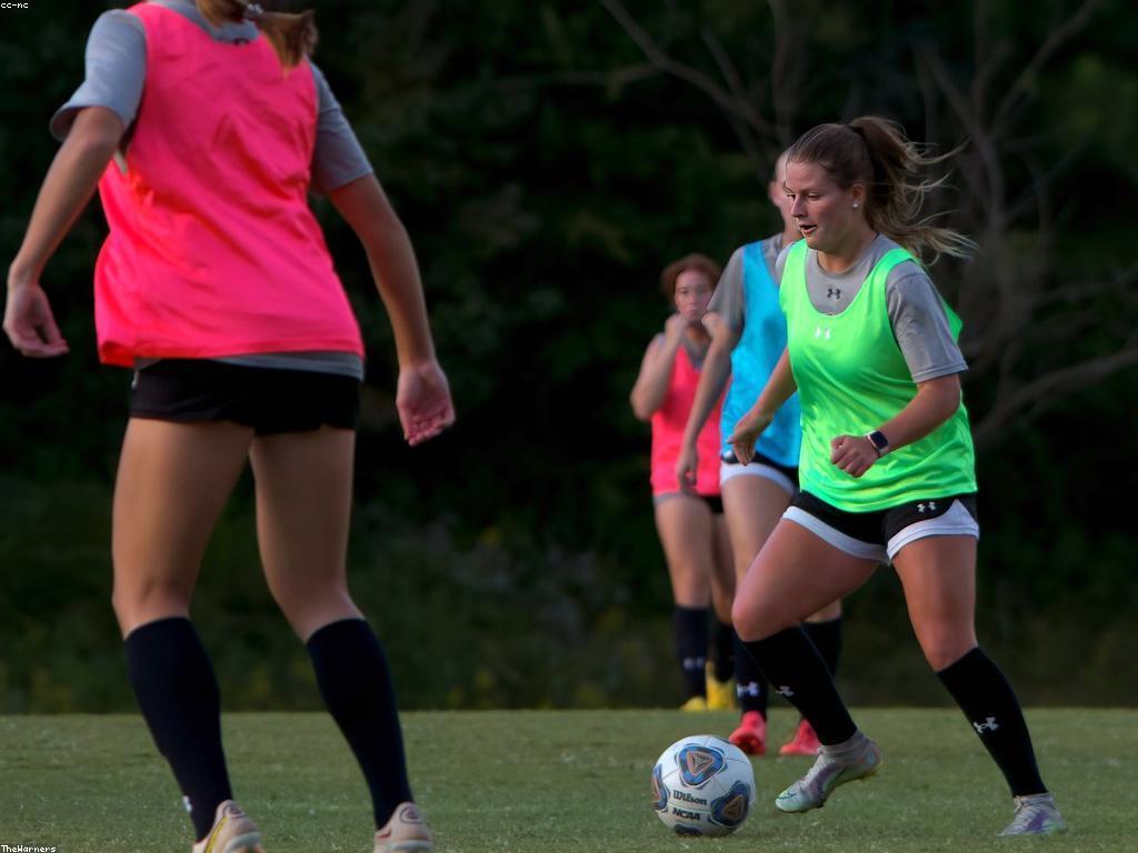 ឥទ្ឋិពលនៃការអប់រំហើនបាល់ទាត់